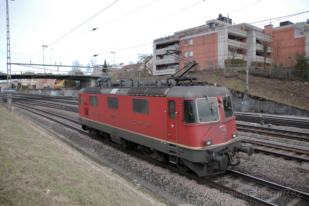 1818-0010-270210.jpg - SBB-CFF Re 4/4'' 11338 / Effretikon (Nauenstrasse) 27.2.2010