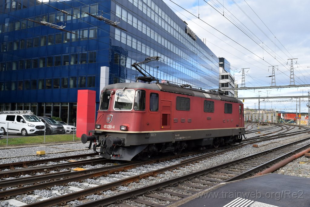 5887-0017-110320.jpg - SBBC Re 4/4'' 11339 (Re 420.339-4)  (Re 91 85 4 420 339-4 CH-SBBC) / Zürich-Altstetten 11.3.2020
