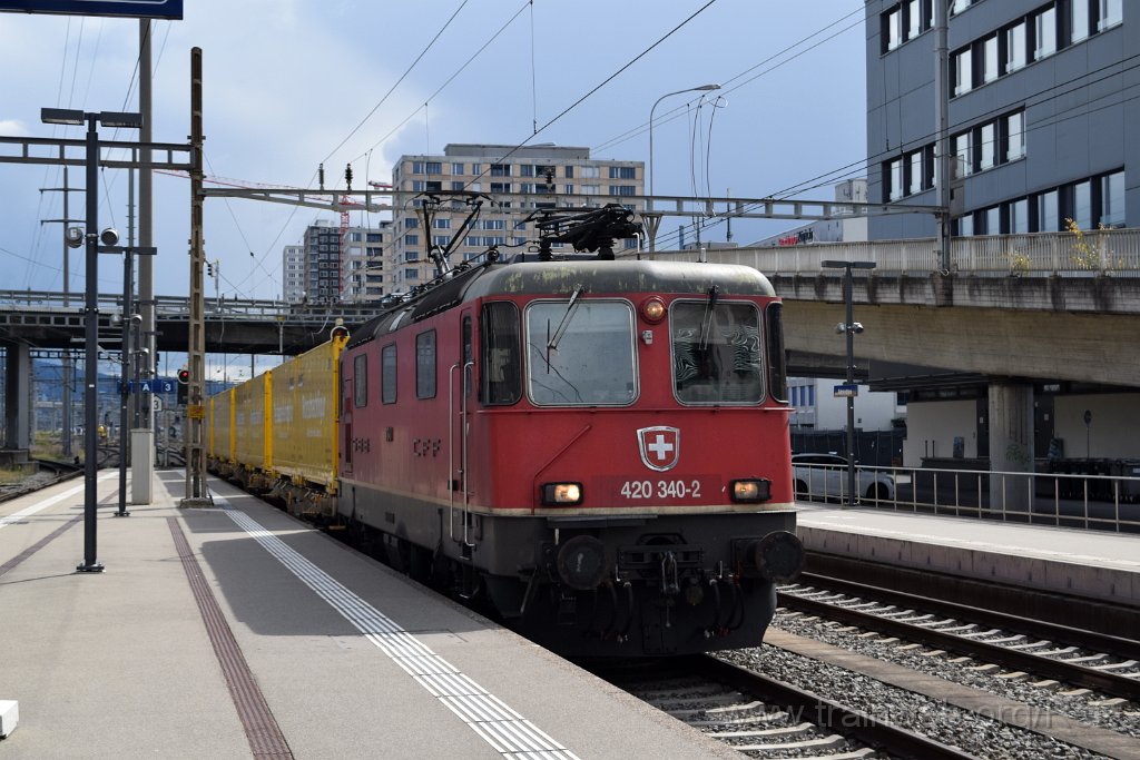 9352-0033-130924.jpg - SBBC Re 4/4'' 11340 (Re 420.340-2)  (Re 91 85 4 420 340-2 CH-SBBC) / Zürich-Altstetten 13.9.2024