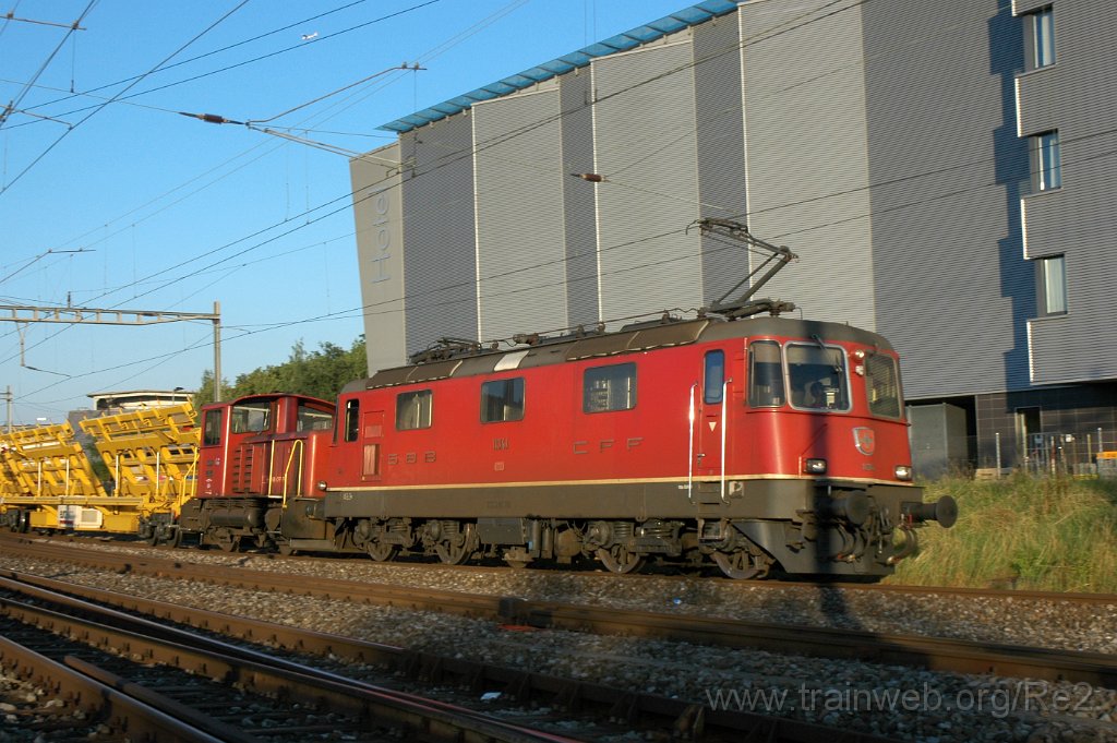1712-0032-060809.jpg - SBB-CFF Re 4/4'' 11341 + SBB-CFF Tm IV 8774 / Kloten 6.8.2009