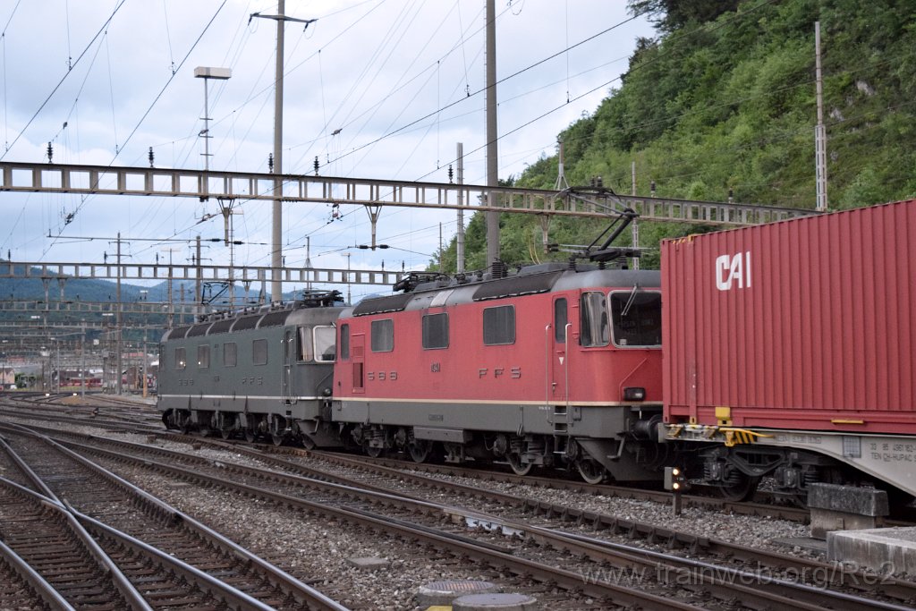 3933-0045-030616.jpg - SBB-CFF Re 6/6 11663 ''Eglisau'' + SBB-CFF Re 4/4'' 11341 / Olten 3.6.2016