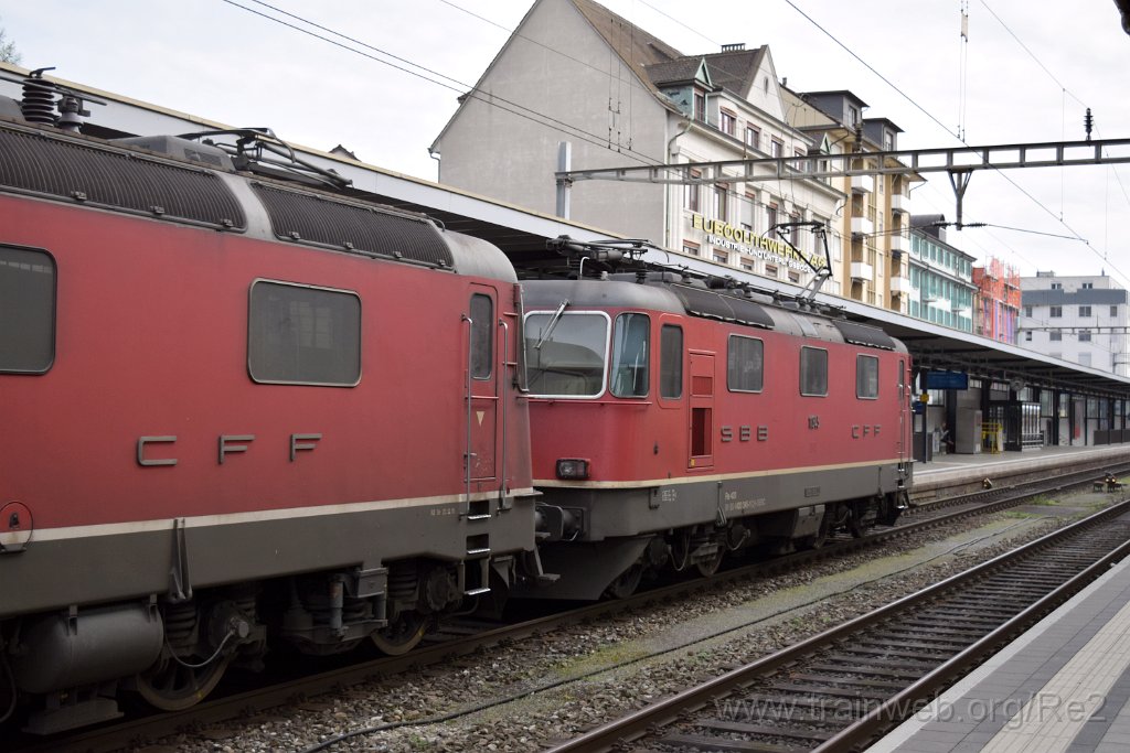 4925-0012-150418.jpg - SBBC Re 4/4'' 11345 (Re 420.345-1)  (Re 91 85 4 420 345-1 CH-SBBC) + SBBC Re 6/6 11666 (Re 620.066-1)  ''Stein am Rhein'' (Re 91 85 4 620 066-1 CH-SBBC) / Olten 15.4.2018