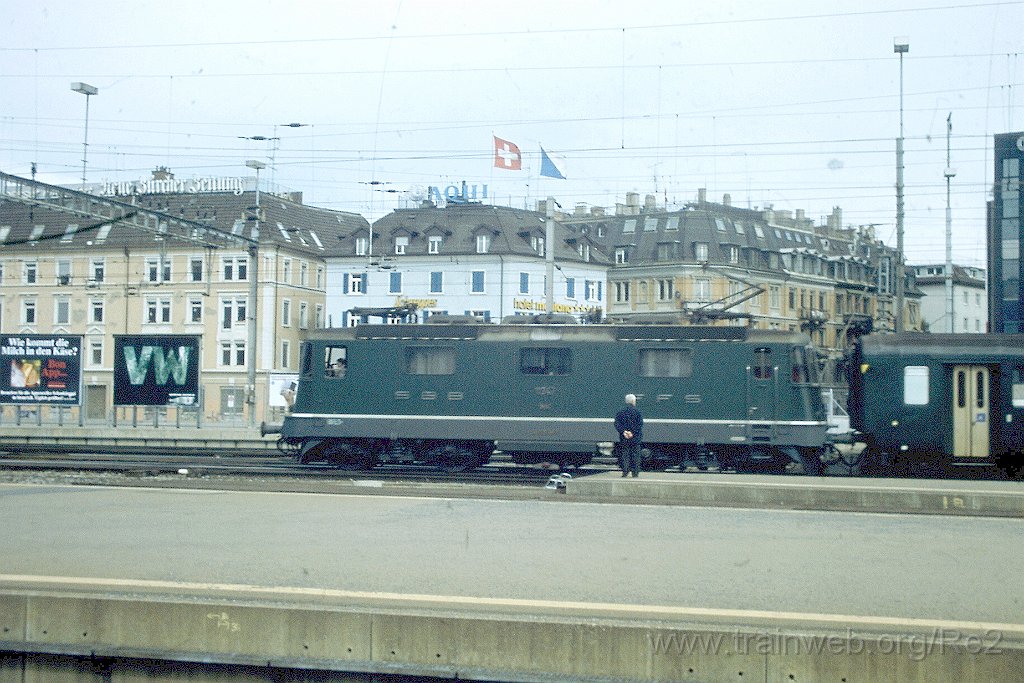 0705-0017.jpg - SBB-CFF Re 4/4'' 11347 / Zürich HB 8.3.1998