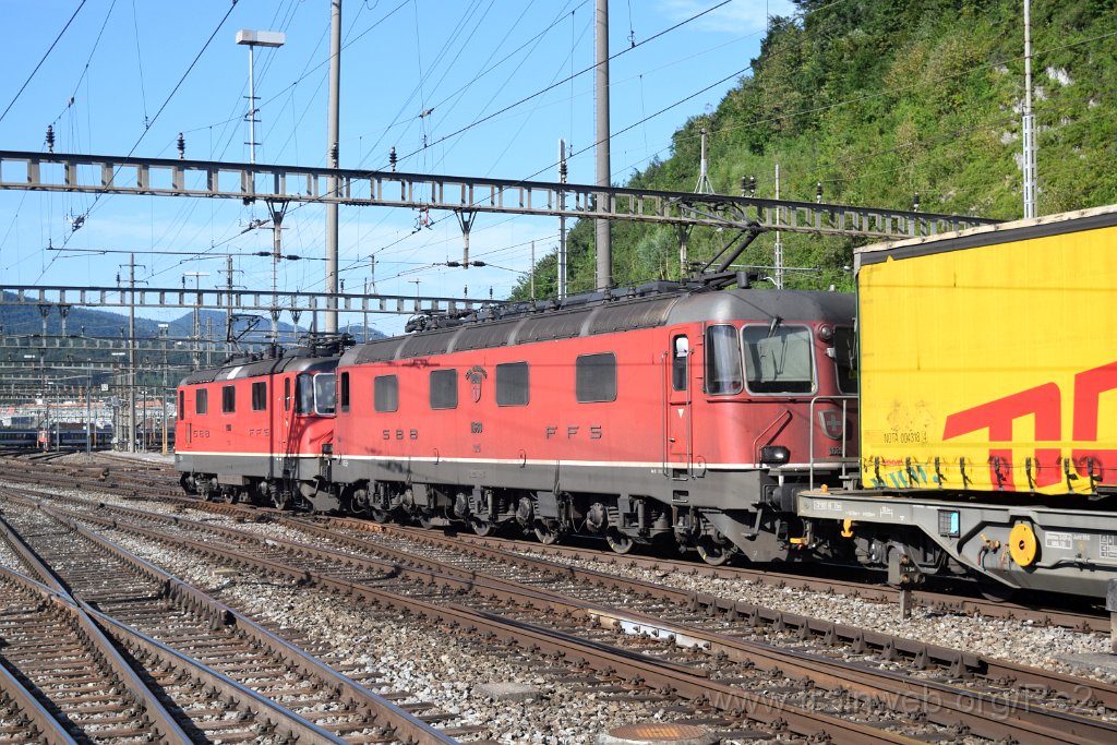 4082-0025-030816.jpg - SBB-CFF Re 4/4'' 11348 + SBB-CFF Re 6/6 11689 ''Gerra-Gambalogno'' / Olten 3.8.2016