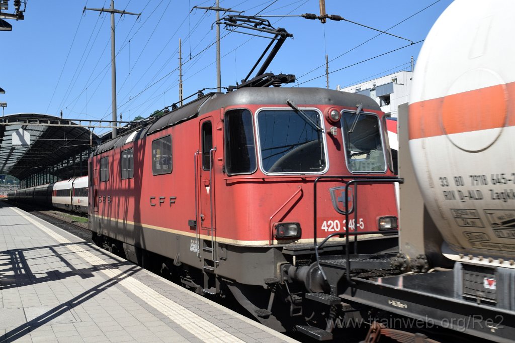 9752-0050-150525.jpg - SBBC Re 4/4'' 11348 (Re 420.348-5)  (Re 91 85 4 420 348-5 CH-SBBC) / Olten 15.5.2025