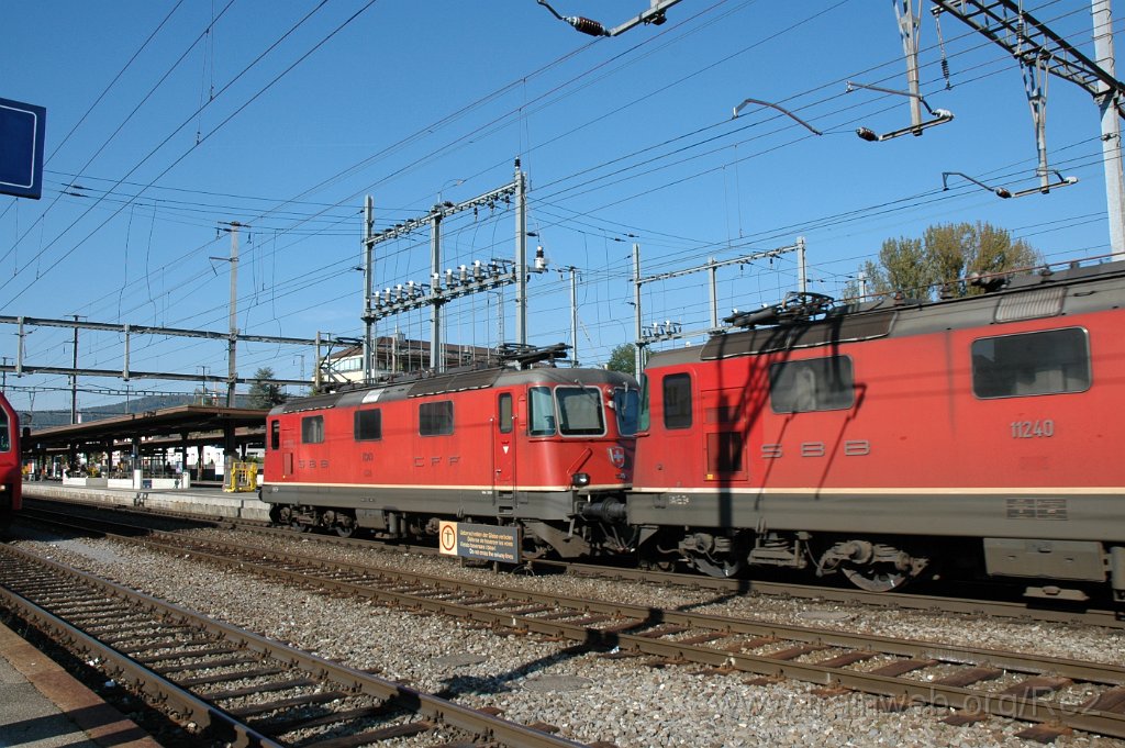 2210-0012-260911.jpg - SBB-CFF Re 4/4'' 11349 + SBB-CFF Re 4/4'' 11240 / Dietikon 26.9.2011