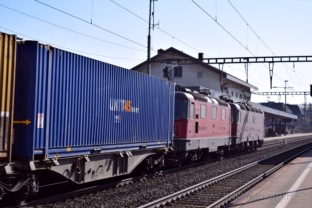 4374-0004-270217.jpg - SBBC Re 6/6 11685 (Re 620.085-1)  ''Sulgen'' (Re 91 85 4 620 085-1 CH-SBBC) + SBBC Re 4/4'' 11349 (Re 420.349-3)  (Re 91 85 4 420 349-3 CH-SBBC) / Herzogenbuchsee 27.2.2017