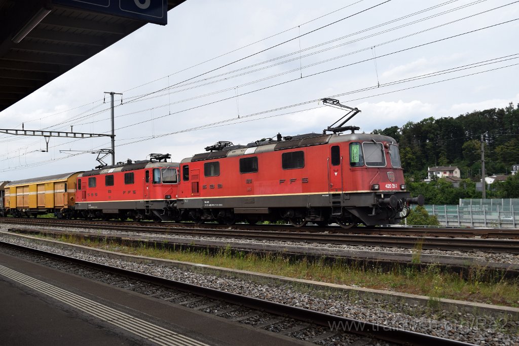 8708-0028-280723.jpg - SBBC Re 4/4'' 11291 (Re 420.291-7)  (Re 91 85 4 420 291-7 CH-SBBC) + SBBC Re 4/4'' 11349 (Re 420.349-3)  (Re 91 85 4 420 349-3 CH-SBBC) / Killwangen-Spreitenbach 28.7.2023