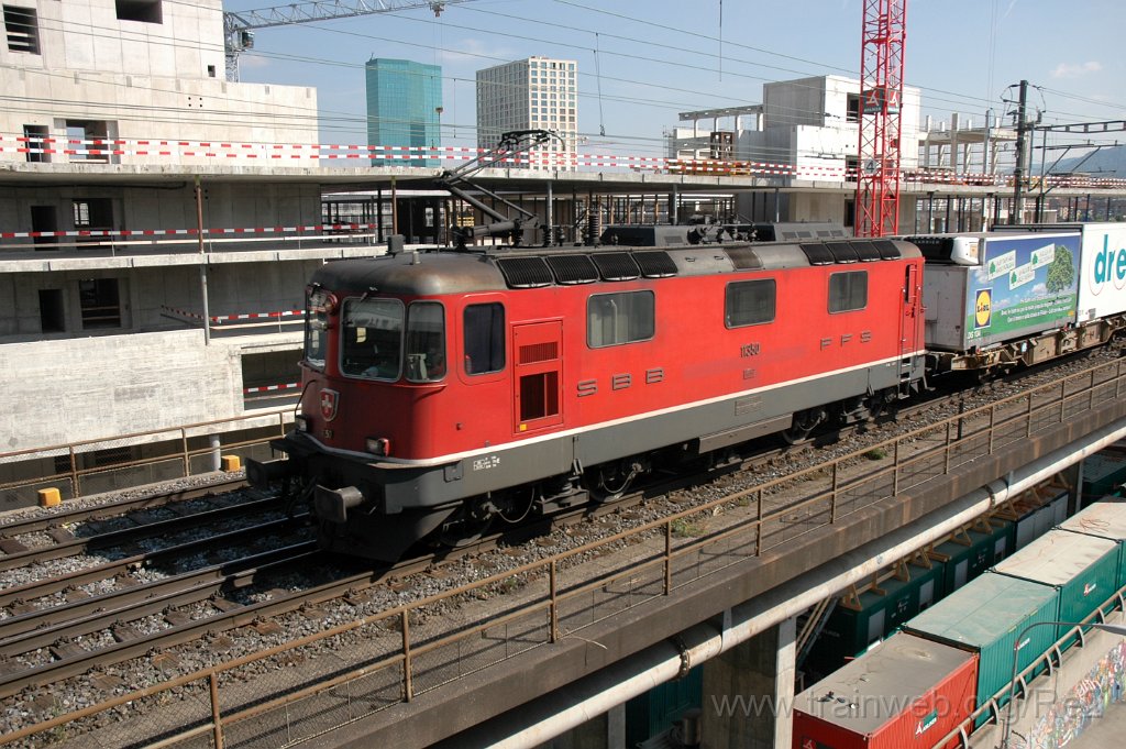 2121-0036-230511.jpg - SBB-CFF Re 4/4''' 11350 / Zürich (Käferbergbrücke) 23.5.2011