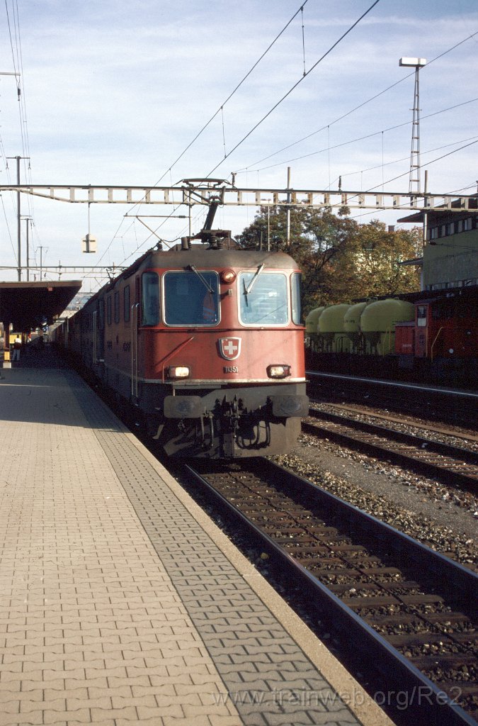 0863-0032.jpg - SBB-CFF Re 4/4''' 11351 / Schlieren 28.10.2000