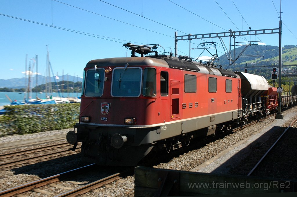 1975-0029-260810.jpg - SBB-CFF Re 4/4''' 11352 / Richterswil 26.8.2010