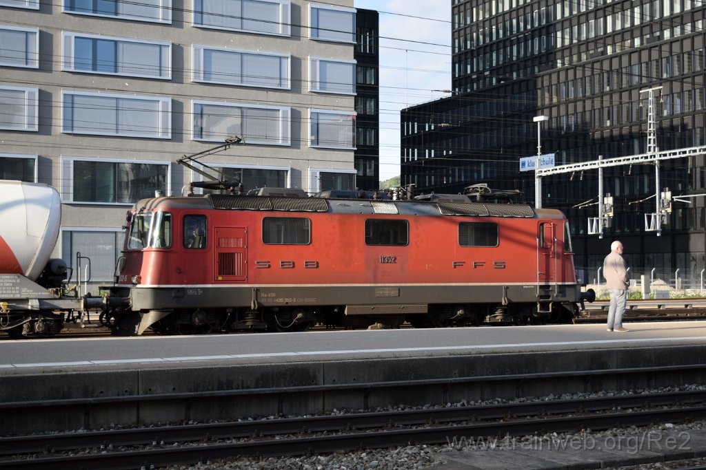 4436-0039-090517.jpg - SBBC Re 4/4''' 11352 (Re 430.352-5)  (Re 91 85 4 430 352-5 CH-SBBC) / Zürich-Altstetten 9.5.2017