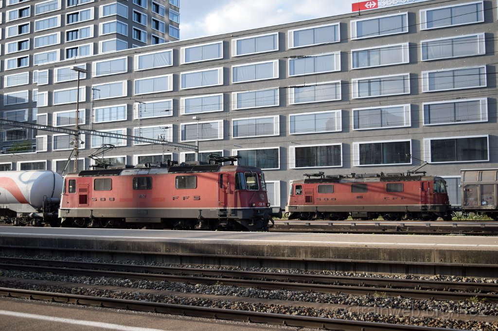 4437-0034-090517.jpg - SBBC Re 4/4''' 11352 (Re 430.352-5)  (Re 91 85 4 430 352-5 CH-SBBC) + SBBC Re 4/4''' 11354 (Re 430.354-1)  (Re 91 85 4 430 354-1 CH-SBBC) / Zürich-Altstetten 9.5.2017