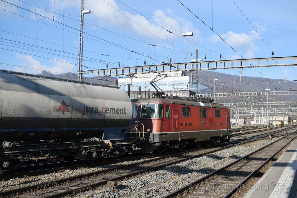 5265-0005-040119.jpg - SBBC Re 4/4''' 11352 (Re 430.352-5)  (Re 91 85 4 430 352-5 CH-SBBC) / Olten 4.1.2019