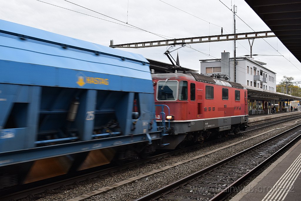 5203-0047-131118.jpg - SBBC Re 4/4''' 11353 (Re 430.353-3)  (Re 91 85 4 430 353-3 CH-SBBC) / Wil 13.11.2018