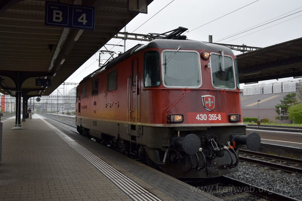 3875-0027-180416.jpg - SBBC Re 4/4''' 11355 (Re 430.355-8)  (Re 91 85 4 430 355-8 CH-SBBC) / Schlieren 18.4.2016