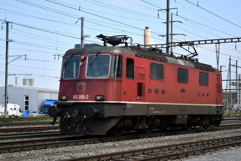 5396-0033-150419.jpg - SBBC Re 4/4''' 11358 (Re 430.358-2)  (Re 91 85 4 430 358-2 CH-SBBC) / Pratteln 15.4.2019