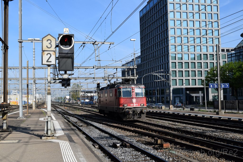 3910-0036-180516.jpg - SBBC Re 4/4''' 11359 (Re 430.359-0)  (Re 91 85 4 430 359-0 CH-SBBC) / Zürich-Altstetten 18.5.2016