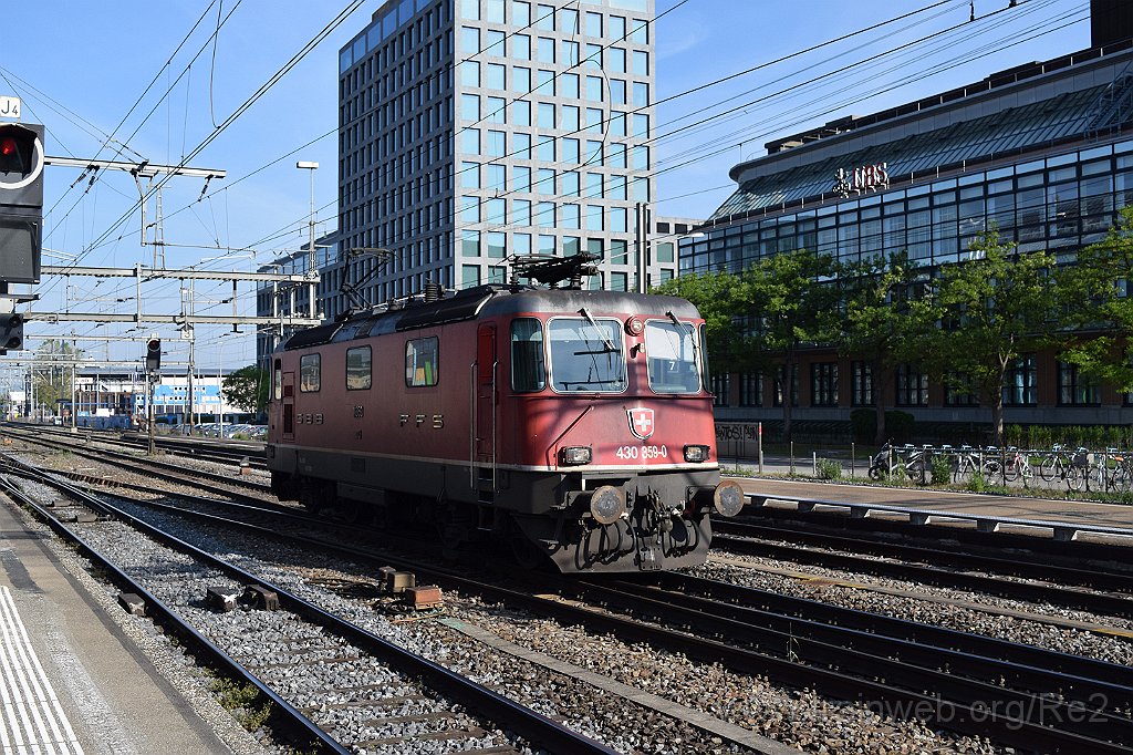 3910-0039-180516.jpg - SBBC Re 4/4''' 11359 (Re 430.359-0)  (Re 91 85 4 430 359-0 CH-SBBC) / Zürich-Altstetten 18.5.2016