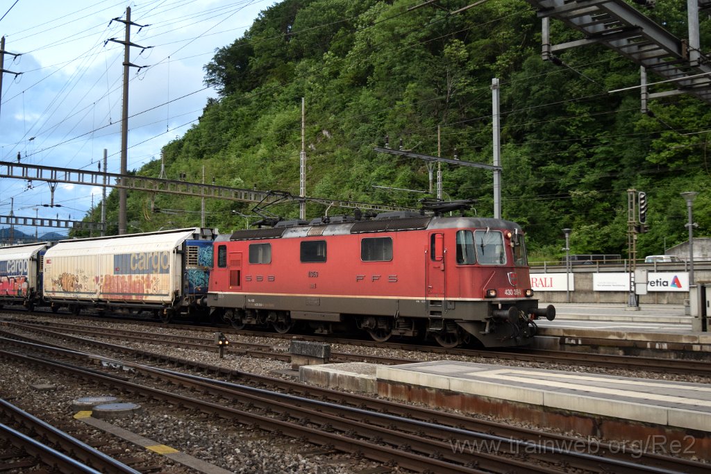 3933-0011-030616.jpg - SBBC Re 4/4''' 11359 (Re 430.359-0)  (Re 91 85 4 430 359-0 CH-SBBC) / Olten 3.6.2016