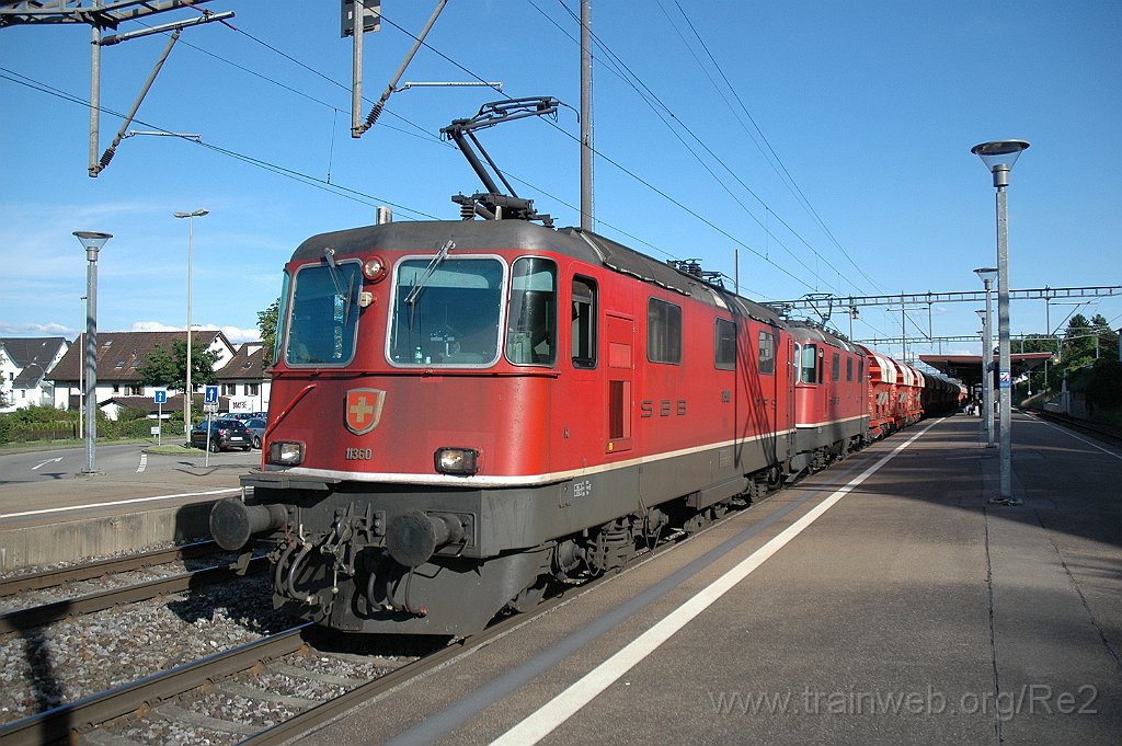 2438-0031-140612.jpg - SBB-CFF Re 4/4''' 11360 + SBB-CFF Re 4/4'' 11238 / Oberglatt 14.6.2012