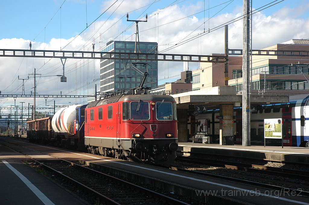 3372-0020-171014.jpg - SBB-CFF Re 4/4''' 11361 + SBBC Tm 232.208-9 / Zürich-Altstetten 17.10.2014
