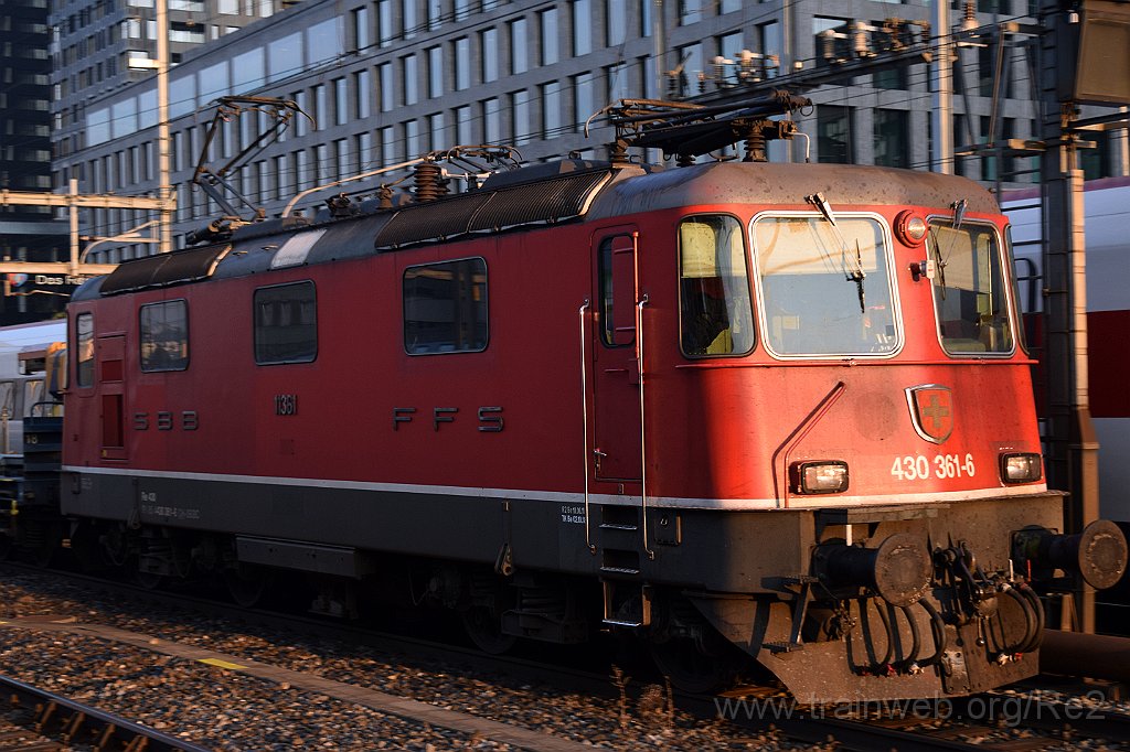 5172-0014-171018.jpg - SBBC Re 4/4''' 11361 (Re 430.361-6)  (Re 91 85 4 430 361-6 CH-SBBC) / Zürich-Altstetten 17.10.2018