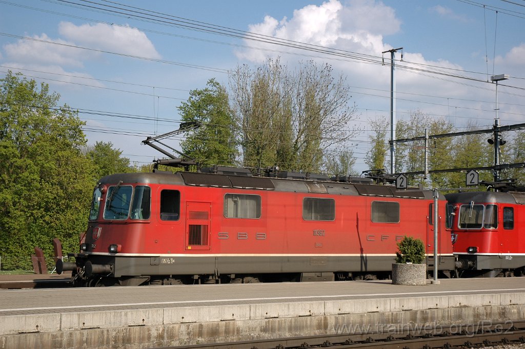 1653-0037-200409.jpg - SBB-CFF Re 4/4''' 11362 / Dietikon 20.4.2009