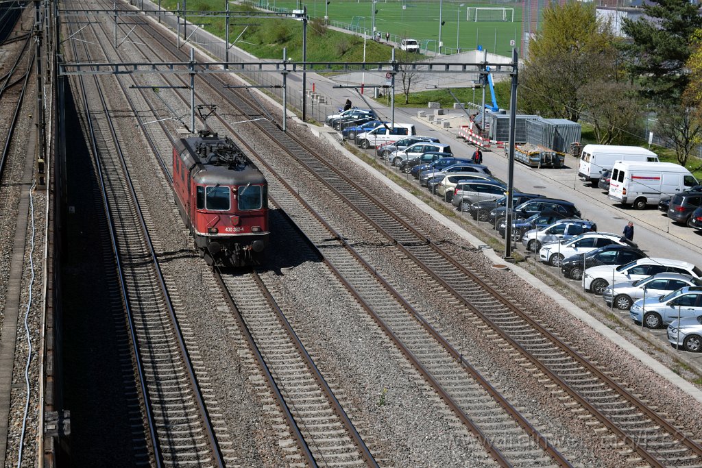 3866-0040-110416.jpg - SBBC Re 4/4''' 11362 (Re 430.362-4)  (Re 91 85 4 430 362-4 CH-SBBC) / Zürich-Mülligen (Hermetschloobrücke) 11.4.2016