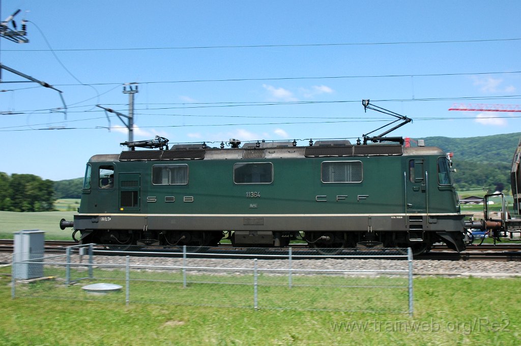 1884-0004-040610.jpg - SBB-CFF Re 4/4''' 11364 / Otelfingen (Büe Würenloserstrasse) 4.6.2010