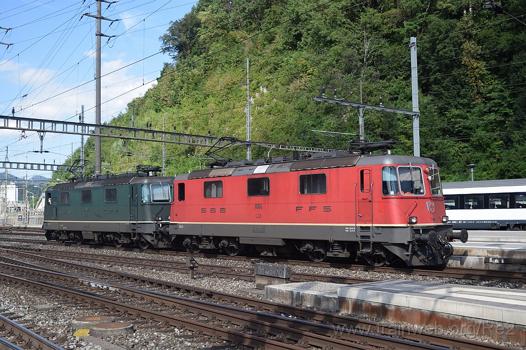 4077-0044-030816.jpg - SBB-CFF Re 4/4'' 11185 + SBBC Re 4/4''' 11364 (Re 430.364-0)  (Re 91 85 4 430 364-0 CH-SBBC) / Olten 3.8.2016
