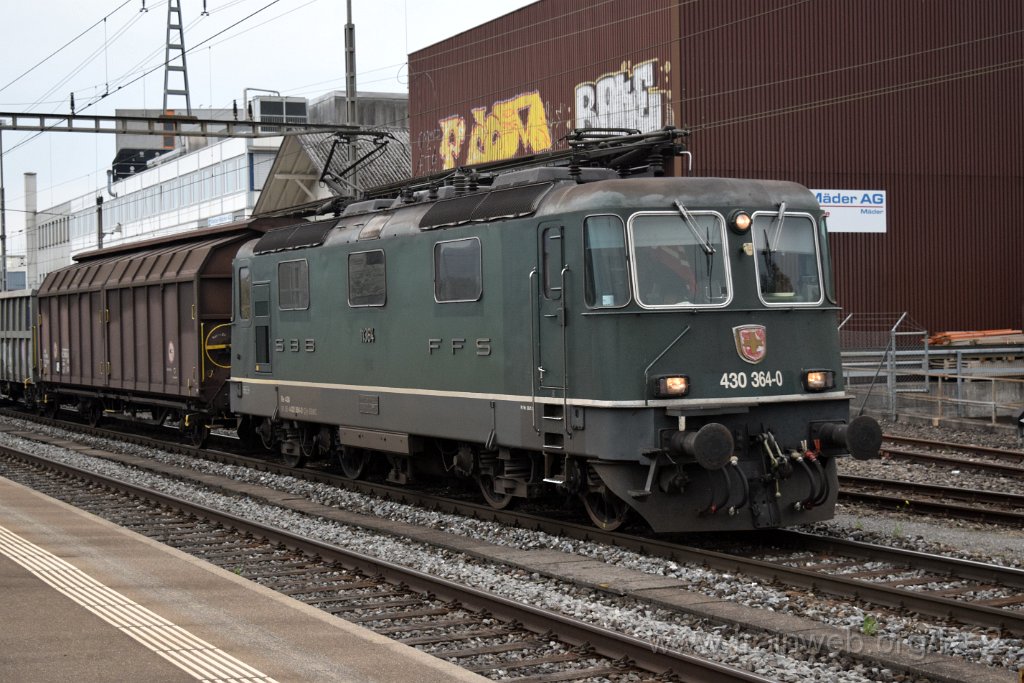 4416-0044-050417.jpg - SBBC Re 4/4''' 11364 (Re 430.364-0)  (Re 91 85 4 430 364-0 CH-SBBC) / Killwangen-Spreitenbach 5.4.2017
