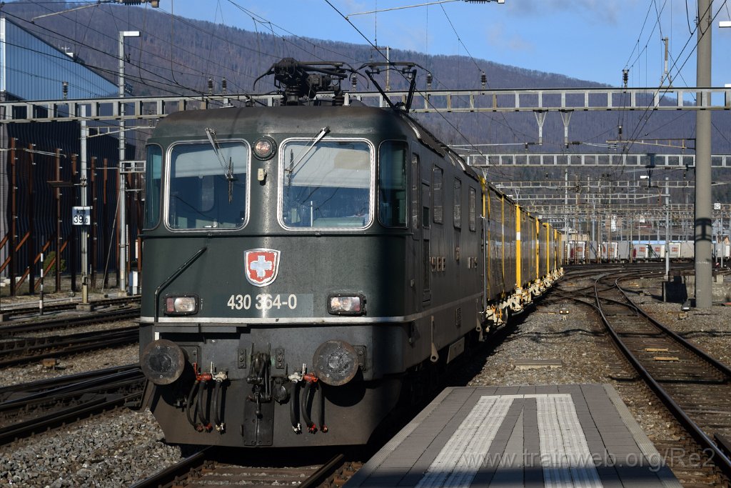 5264-0020-040119.jpg - SBBC Re 4/4''' 11364 (Re 430.364-0)  (Re 91 85 4 430 364-0 CH-SBBC) / Olten 4.1.2019