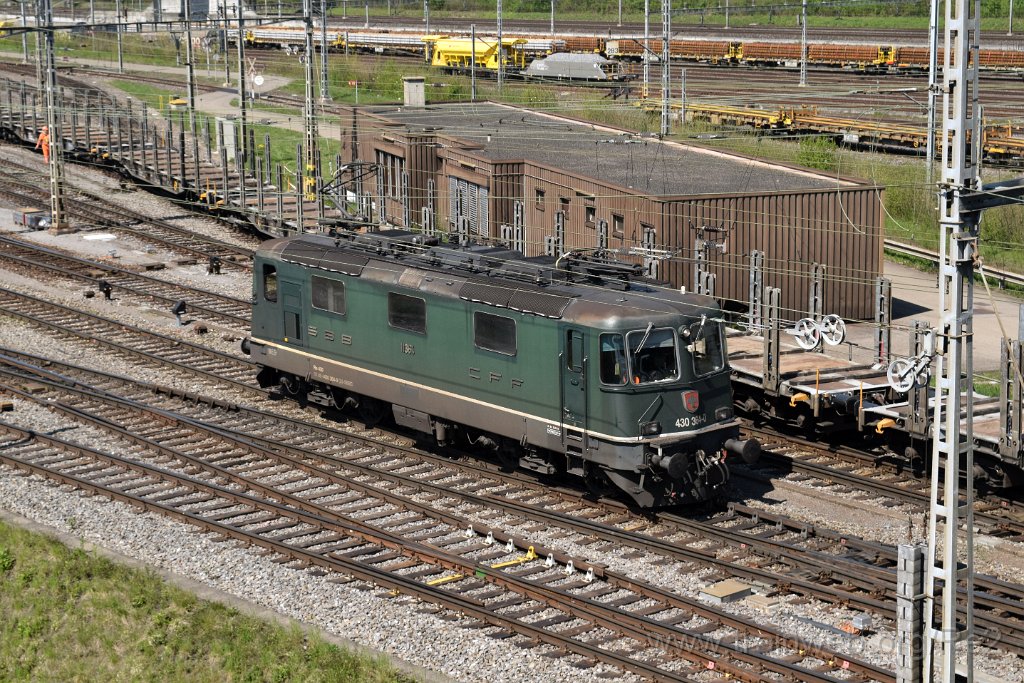5420-0036-180419.jpg - SBBC Re 4/4''' 11364 (Re 430.364-0)  (Re 91 85 4 430 364-0 CH-SBBC) / RB Limmattal (Brücke Sandäckerstrasse) 18.4.2019