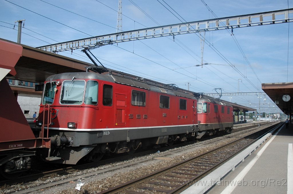 1542-0038-260808.jpg - SBB-CFF Re 4/4''' 11365 + SBB-CFF Ref 4/4'' 11180 / Wetzikon 26.8.2008