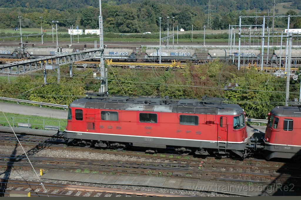 2207-0010-260911.jpg - SBB-CFF Re 4/4''' 11365 / RB Limmattal (Brücke Sandäckerstrasse) 26.9.2011