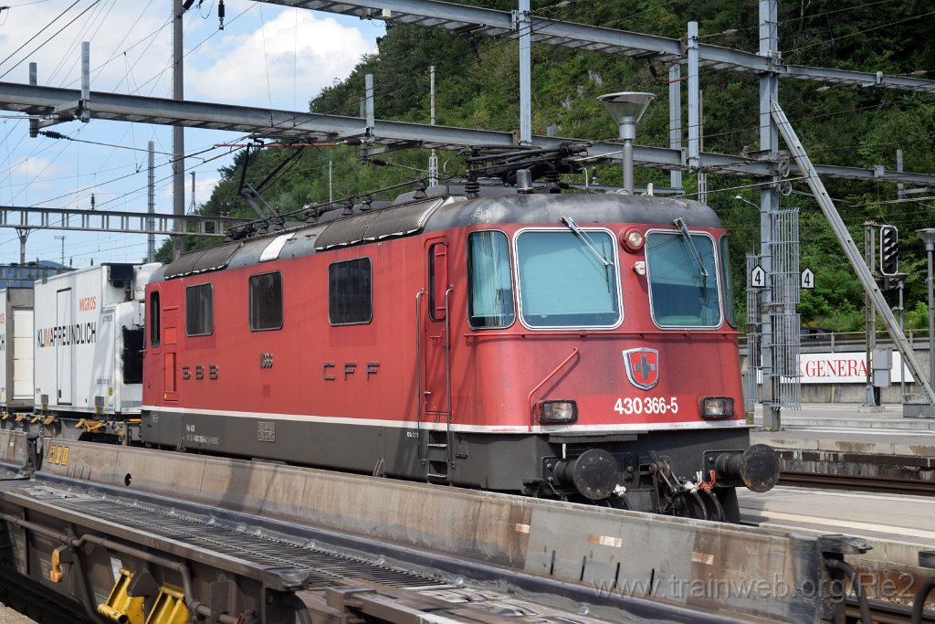 4074-0045-030816.jpg - SBBC Re 4/4''' 11366 (Re 430.366-5)  (Re 91 85 4 430 366-5 CH-SBBC) / Olten 3.8.2016