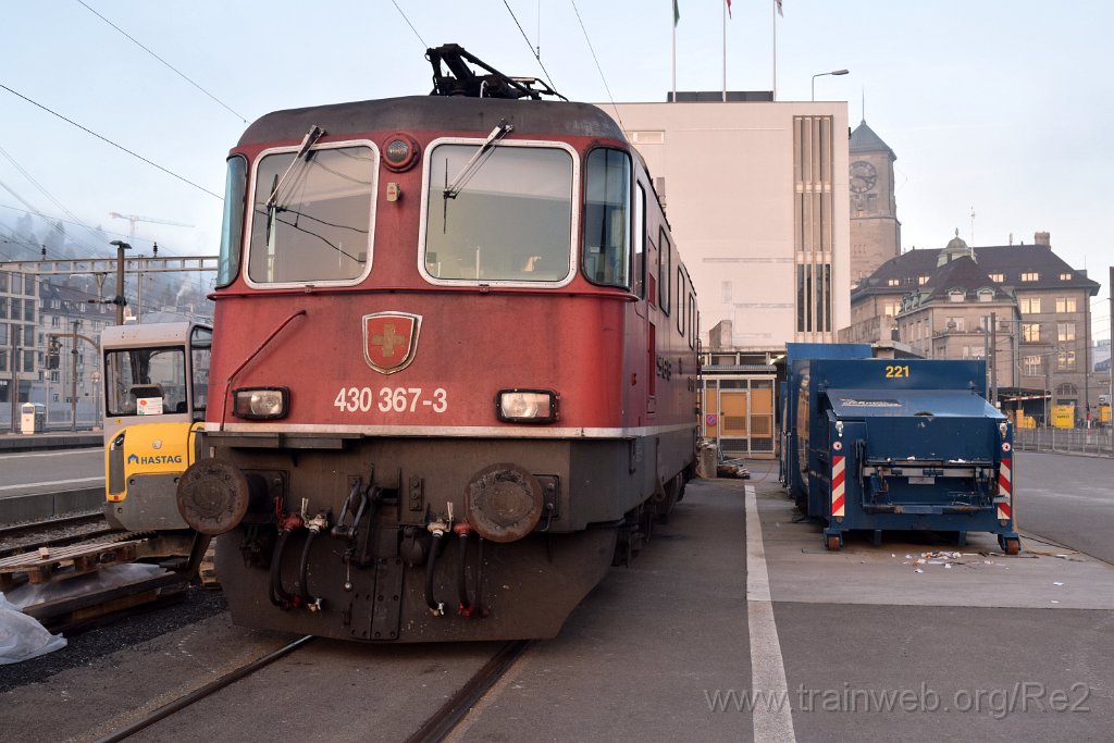 5815-0009-291219.jpg - SBBC Re 4/4''' 11367 (Re 430.367-3)  (Re 91 85 4 430 367-3 CH-SBBC) / St.Gallen HB 29.12.2019