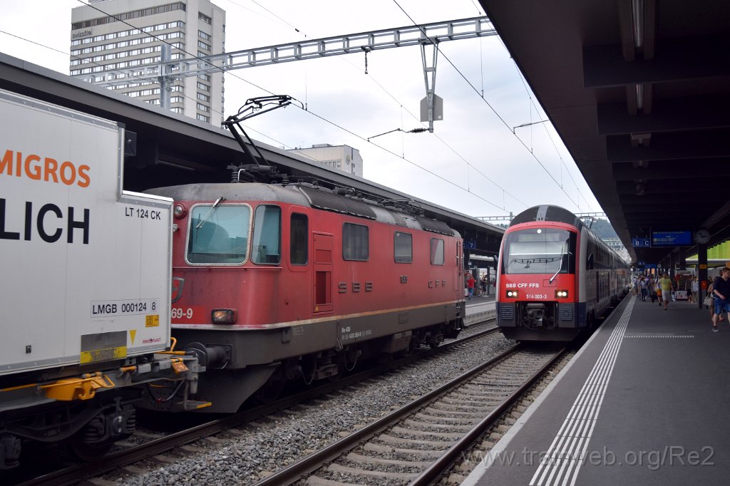 4006-0041-110716.jpg - SBBC Re 4/4''' 11369 (Re 430.369-9)  (Re 91 85 4 430 369-9 CH-SBBC) + SBB-CFF RABe 514.003-3 / RAe 514.103-1 / Zürich-Oerlikon 11.7.2016