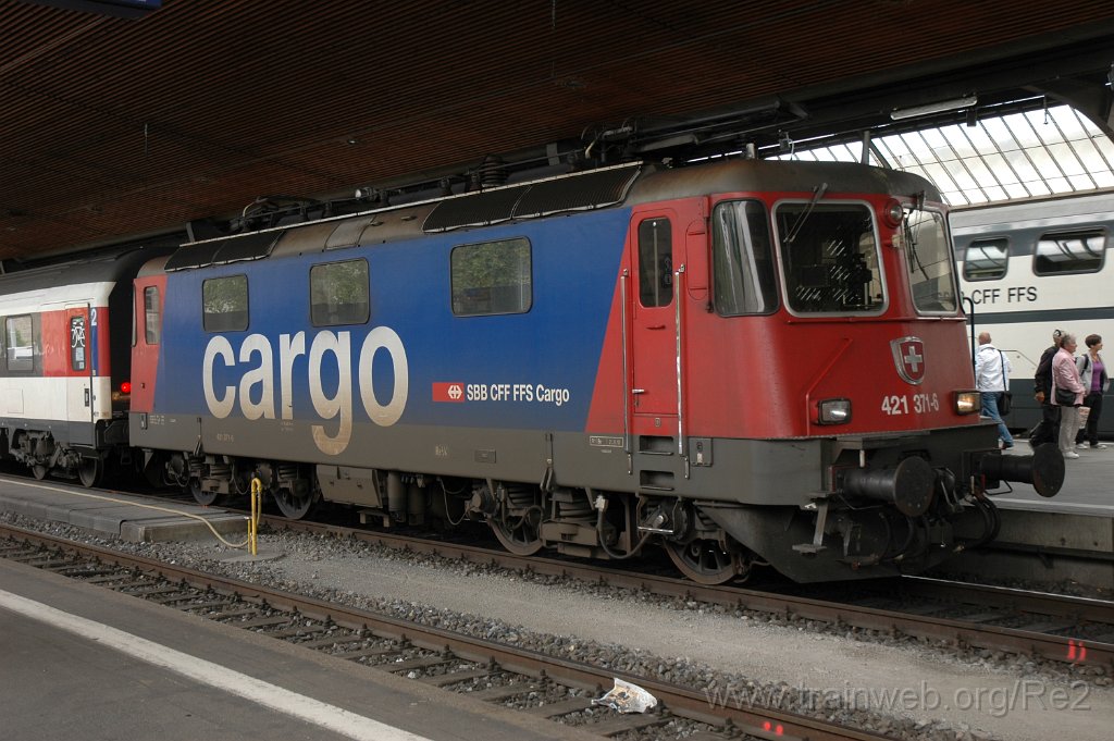 2430-0026-050612.jpg - SBBC Re 421.371-6 (Re 91 85 4 421 371-6 CH-SBBC) / Zürich HB 5.6.2012