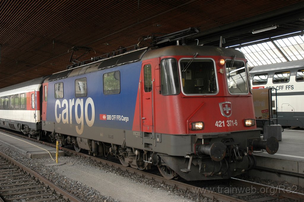 2430-0042-050612.jpg - SBBC Re 421.371-6 (Re 91 85 4 421 371-6 CH-SBBC) / Zürich HB 5.6.2012