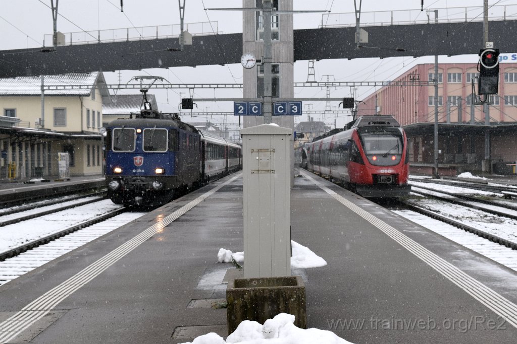 7214-0037-091220.jpg - SBBC Re 421.371-6 ''Zürich-München 2021'' (Re 91 85 4 421 371-6 CH-SBBC) + ÖBB 4024.107-7 ''Saalfelden'' (BDET 93 81 4024 107-7 A-OBB) / St.Margrethen 9.12.2020