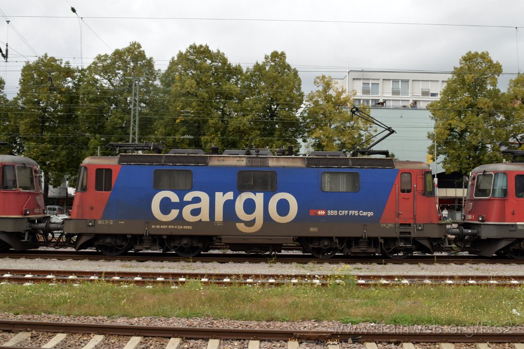 4656-0008-070917.jpg - SBBC Re 421.372-4 (Re 91 85 4 421 372-4 CH-SBBC) / Singen (Htw) 7.9.2017