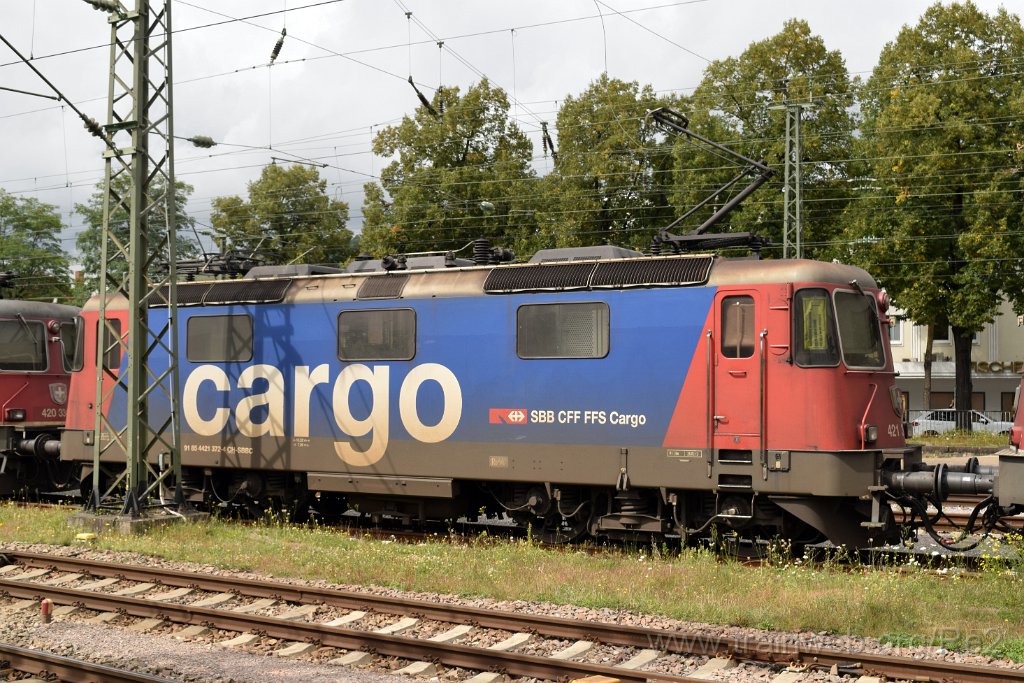 4656-0044-070917.jpg - SBBC Re 421.372-4 (Re 91 85 4 421 372-4 CH-SBBC) / Singen (Htw) 7.9.2017