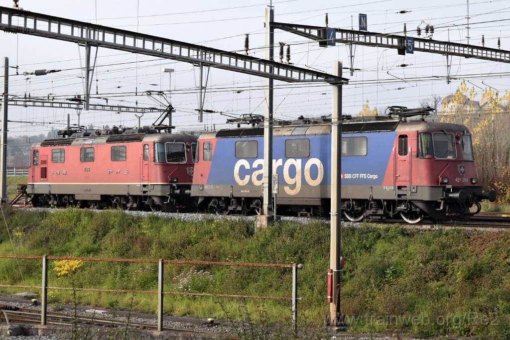 3781-0020-131115.jpg - SBBC Re 421.374-0 (Re 91 85 4 421 374-0 CH-SBBC) + SBB-CFF Re 4/4'' 11306 / Lausanne-Triage 13.11.2015
