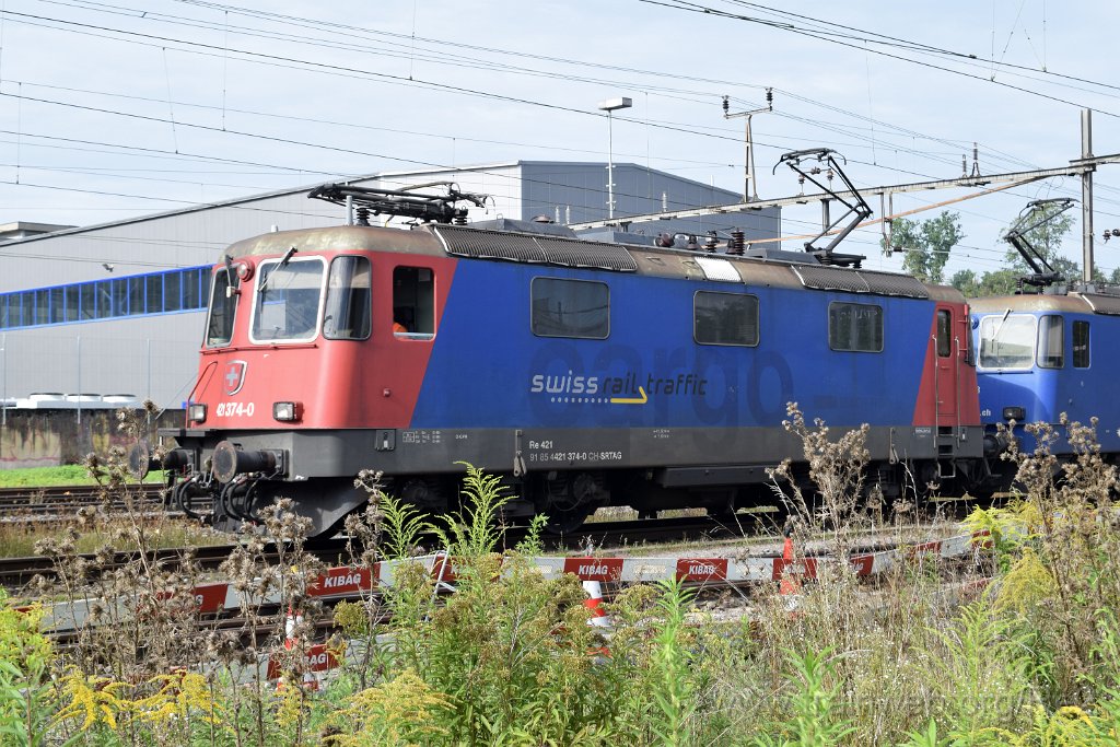 8762-0018-160923.jpg - SRT Re 421.374-0 (Re 91 85 4 421 374-0 CH-SRTAG) / Glattbrugg 16.9.2023