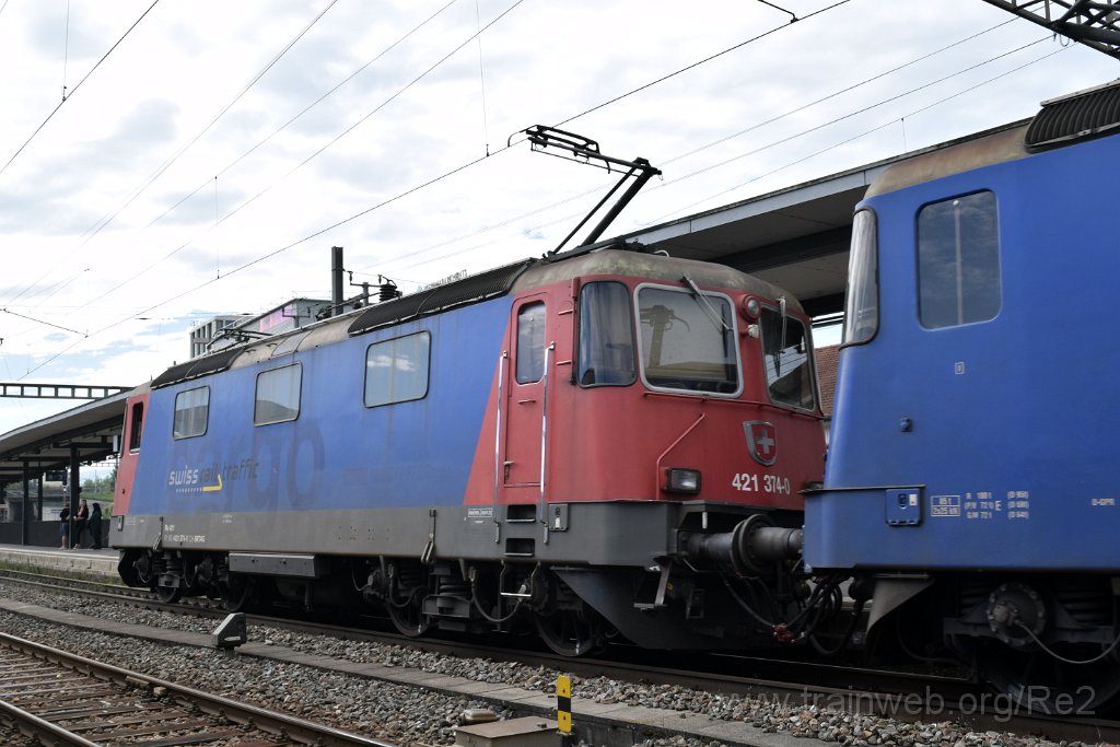8763-0012-160923.jpg - SRT Re 421.374-0 (Re 91 85 4 421 374-0 CH-SRTAG) / Glattbrugg 16.9.2023