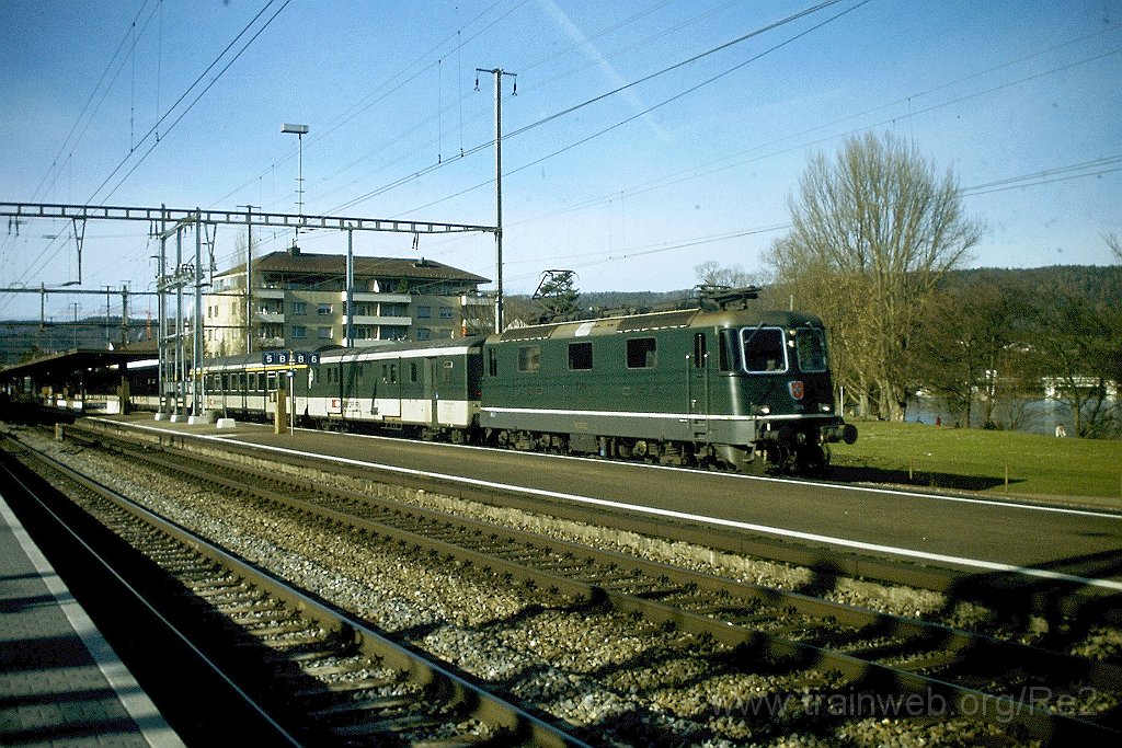 0796-0019.jpg - SBB-CFF Re 4/4'' 11375 / Dietikon 5.3.2000