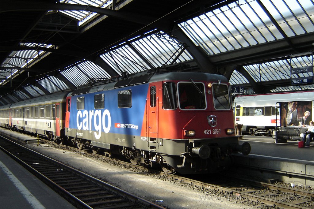 1024-0047-020405.jpg - SBBC Re 421.375-7 / Zürich HB 2.4.2005