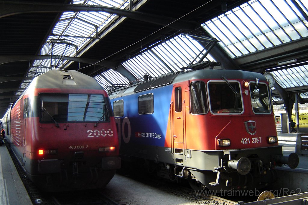 1025-0013-020405.jpg - SBBC Re 421.375-7 + SBB-CFF Re 460.000-3 ''Grauholz'' / Zürich HB 2.4.2005
